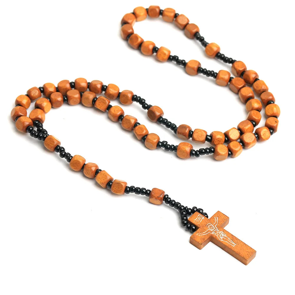 Terço de Madeira Quadrado com Crucifixo
