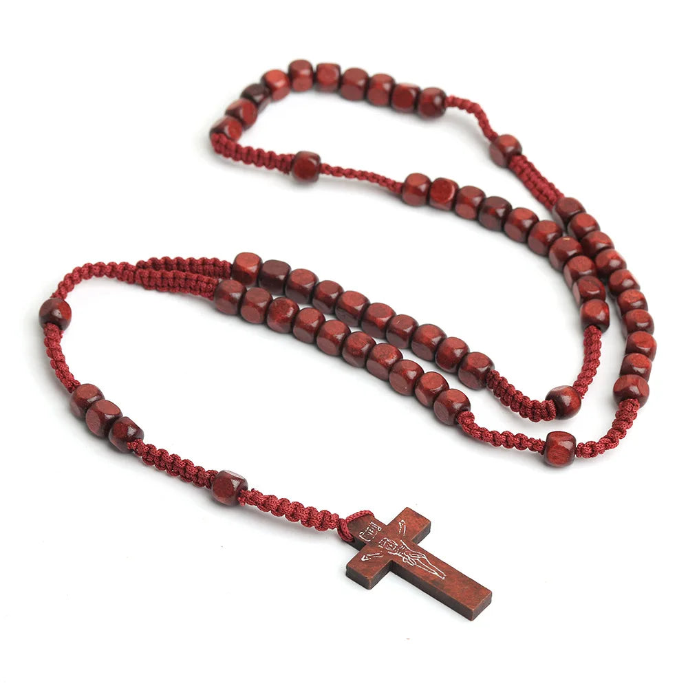 Terço de Madeira Quadrado com Crucifixo