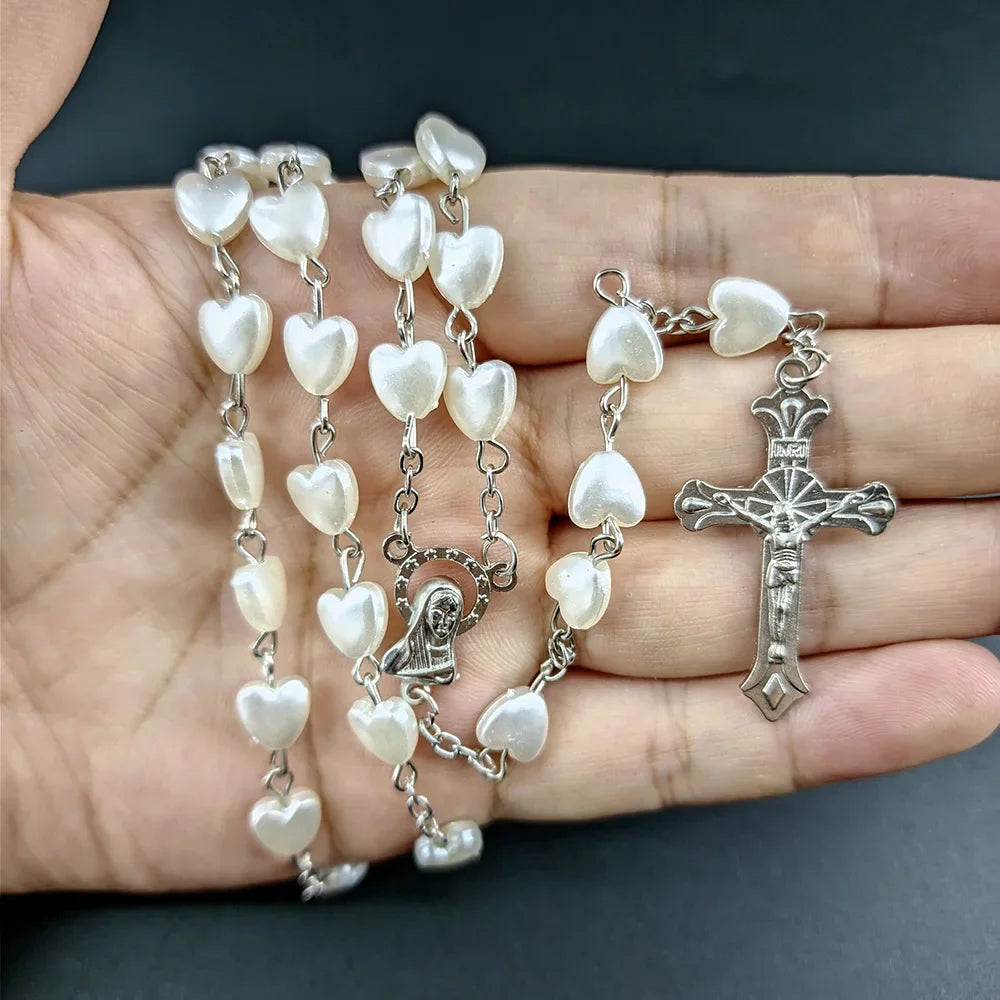 Terço Coração Branco com Pingente INRI