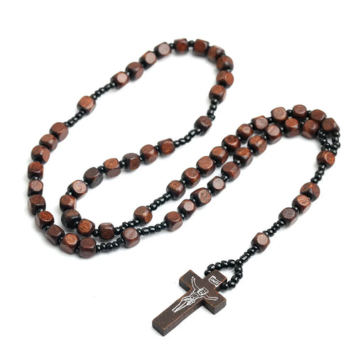 Terço de Madeira Quadrado com Crucifixo