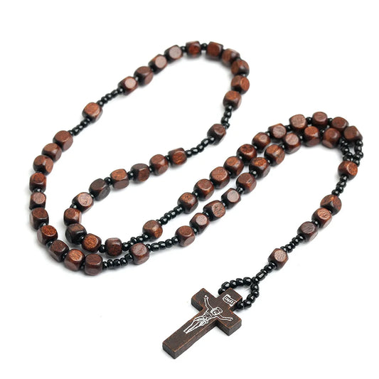 Terço de Madeira Quadrado com Crucifixo